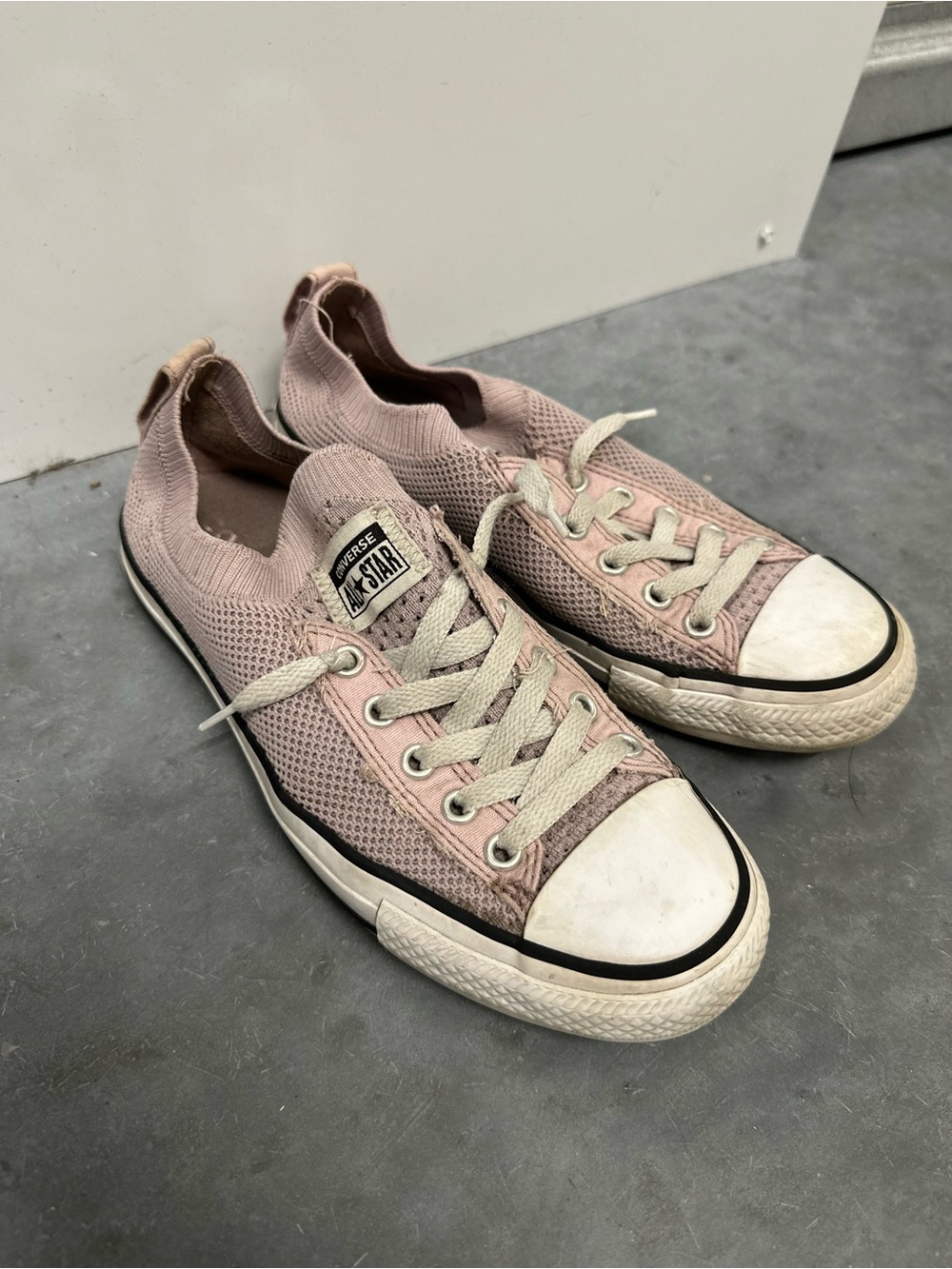 Converse Low Top Sneakers in Dusty Pink and White Mesh Fabric